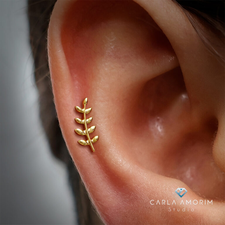 Piercing anti-hélix (snug interno) na orelha