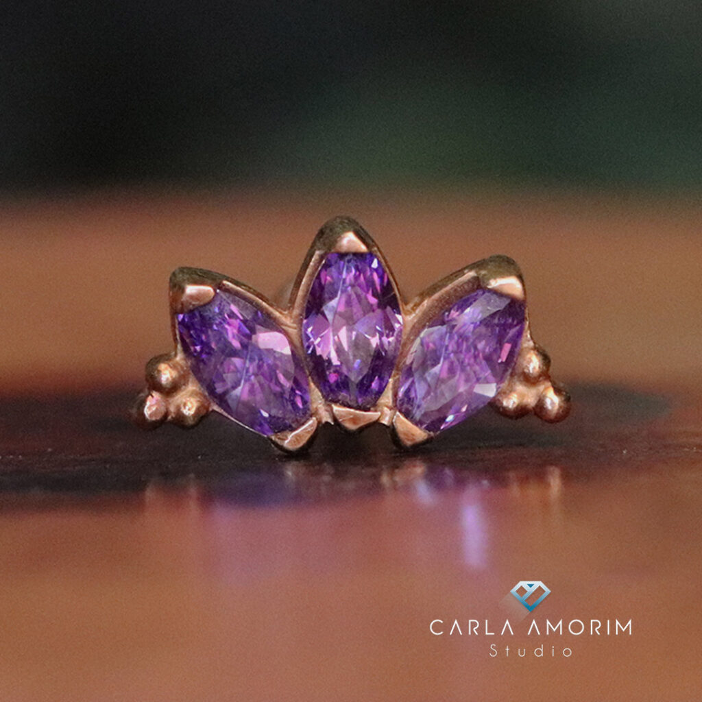 Joias finas para piercing em titânio e ouro no Carla Amorim Studio
