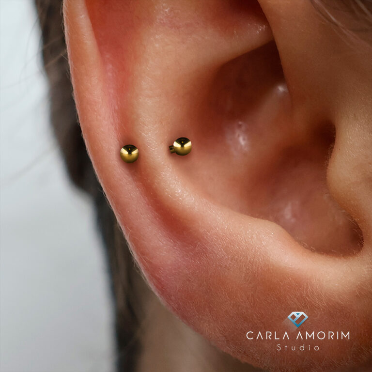 Piercing snug na borda interna da orelha